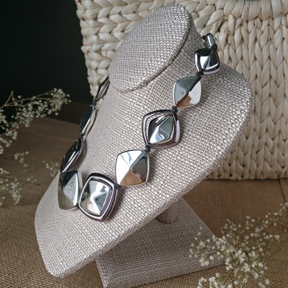 Cool Vintage Plastic Necklace. - Picture 7 of 9