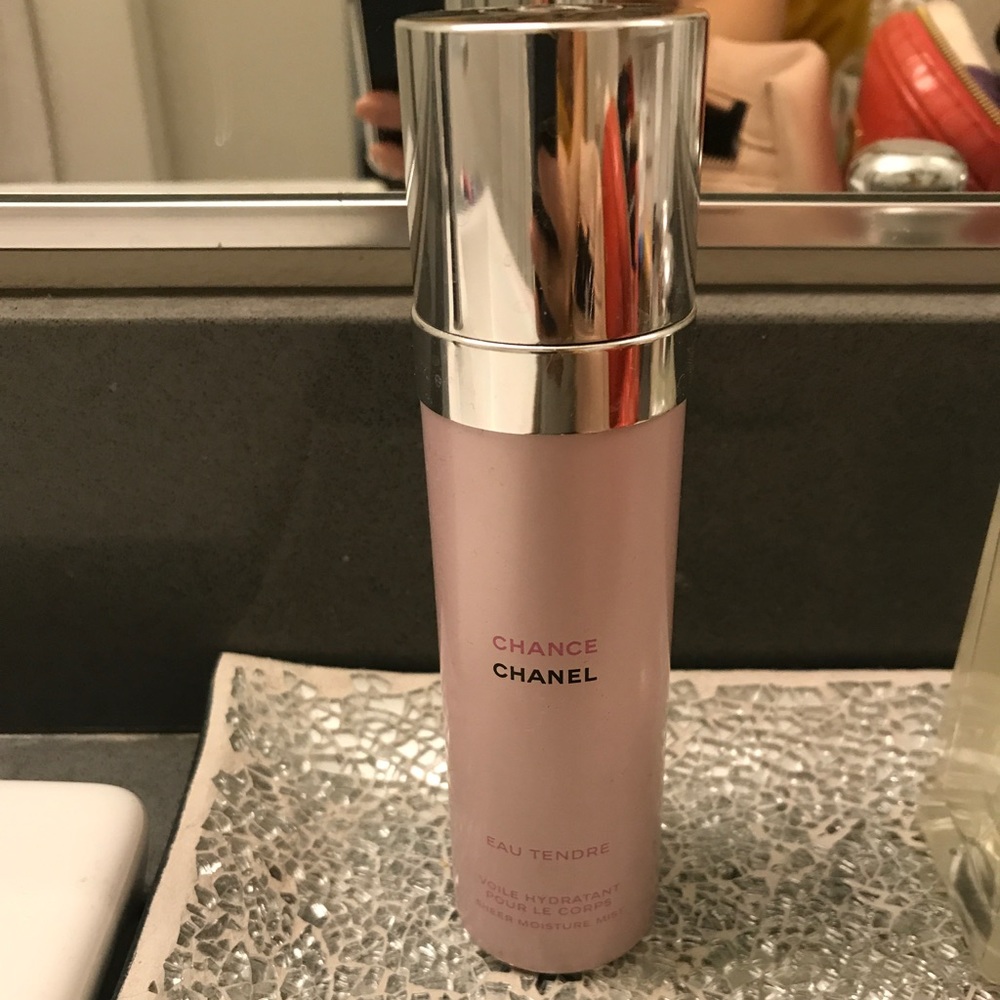 Chanel chance tendre sheer moisture mist