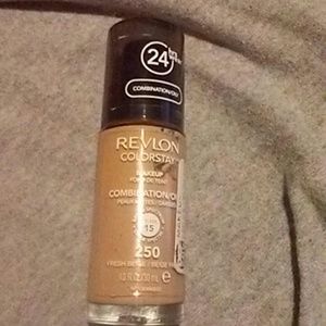 Revlon ColorStay for Combination/Oily 250 Fresh