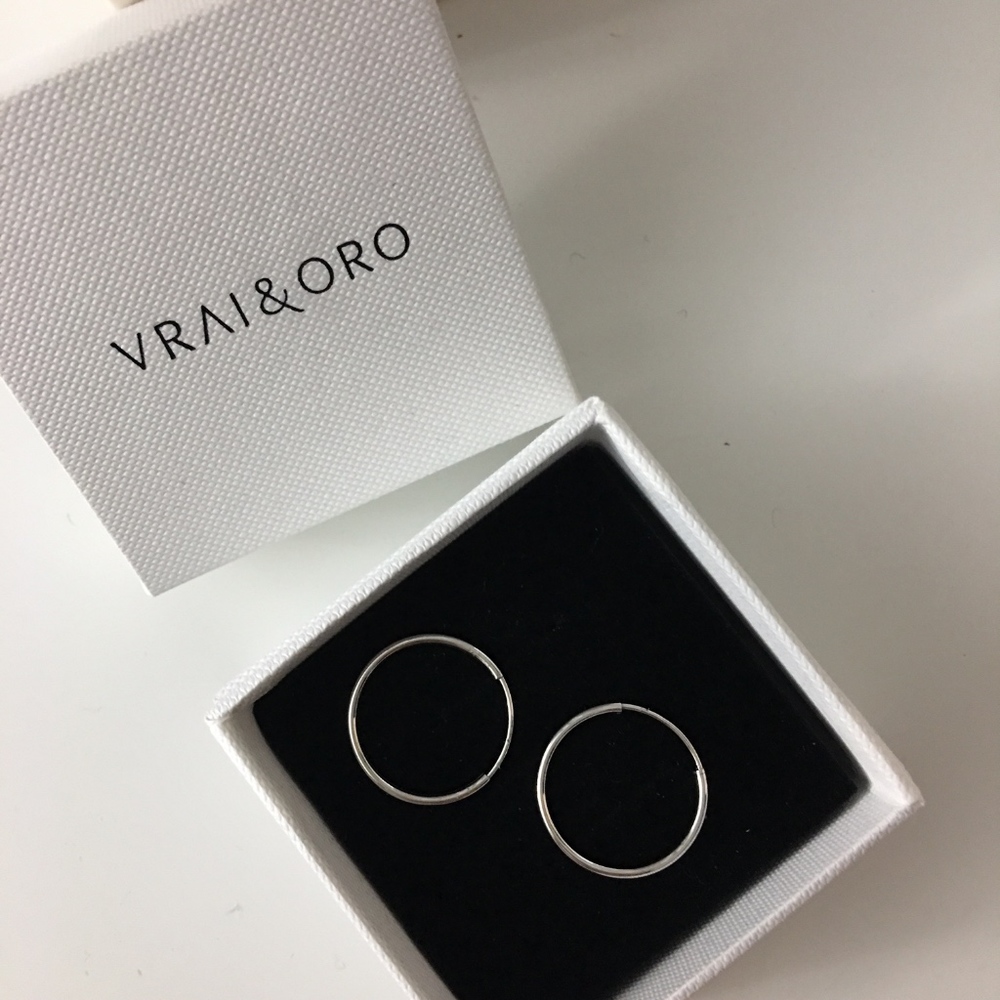 14k White Gold Hoops - Vrai and Oro