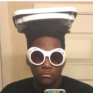 Meet your Posher, Derrick