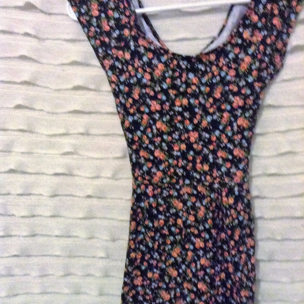 OPEN BACK FLORAL ROMPER - Picture 3 of 4