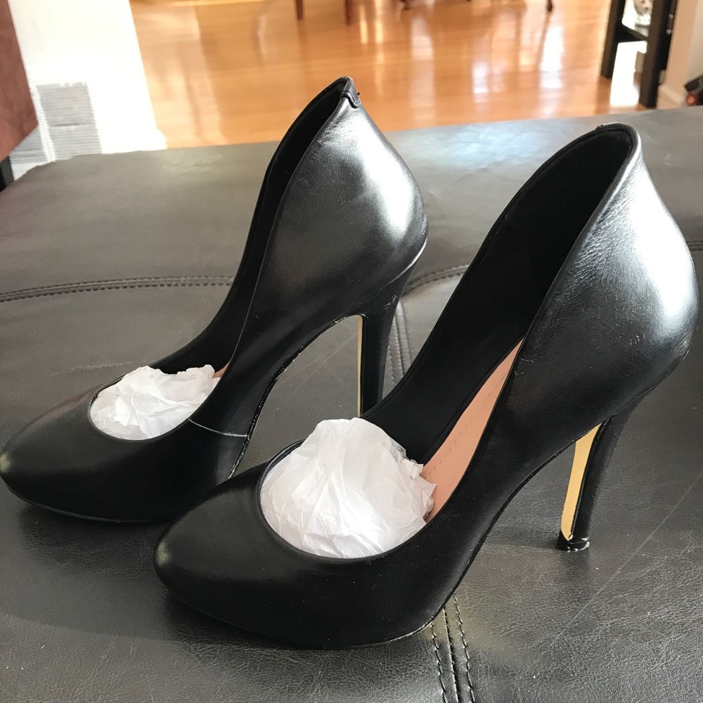 Classic black leather pumps