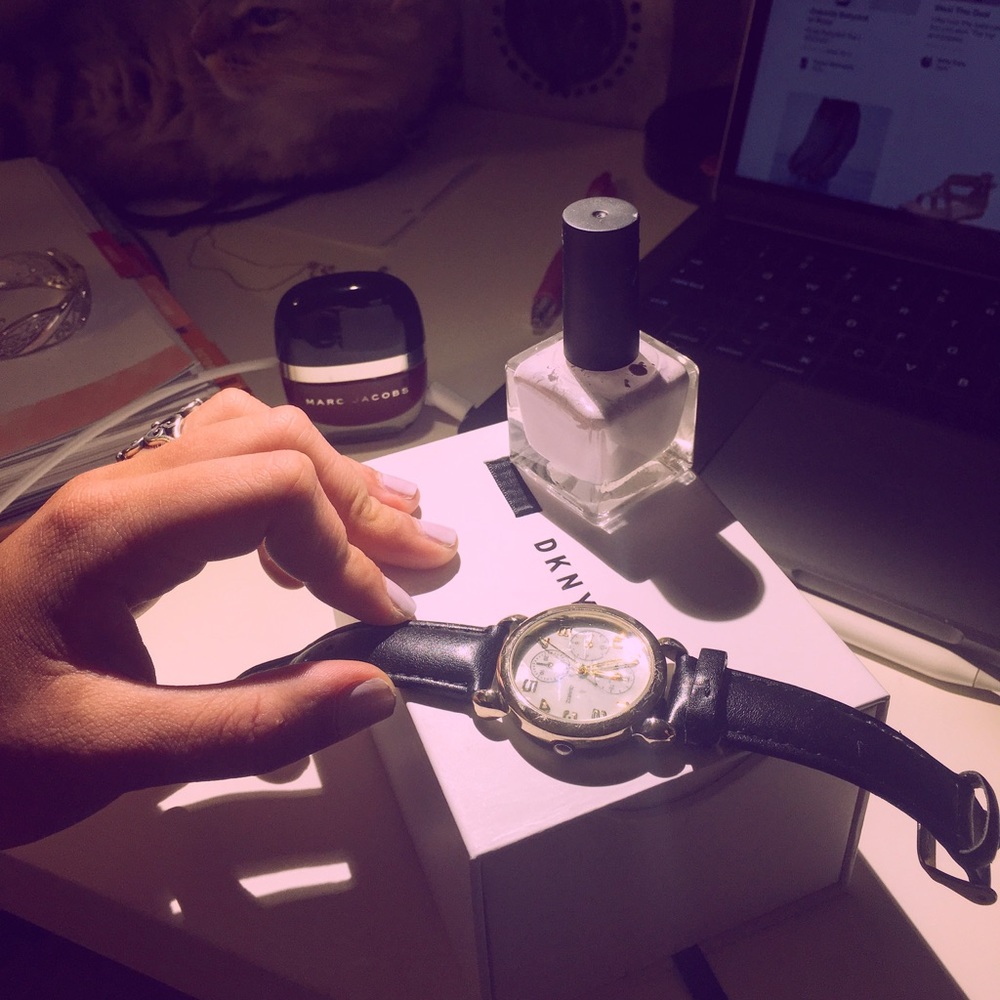 Quartz Watch Black and Gold