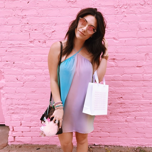 Meet Your Posher, Zoe - Picture 5 of 5