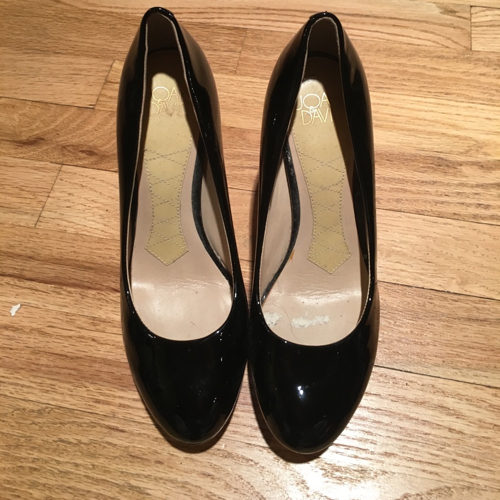 Black Joan and David pumps