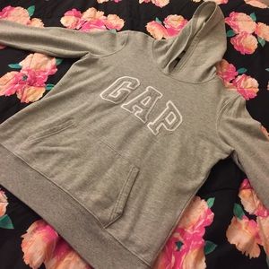 Gap sweater
