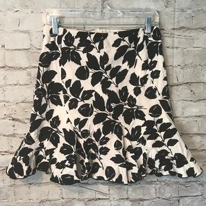 White House Black Market Trumpet skirt SZ 2 career