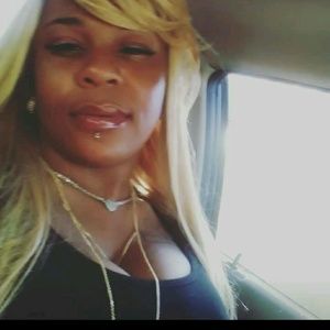 Meet your Posher, Mia