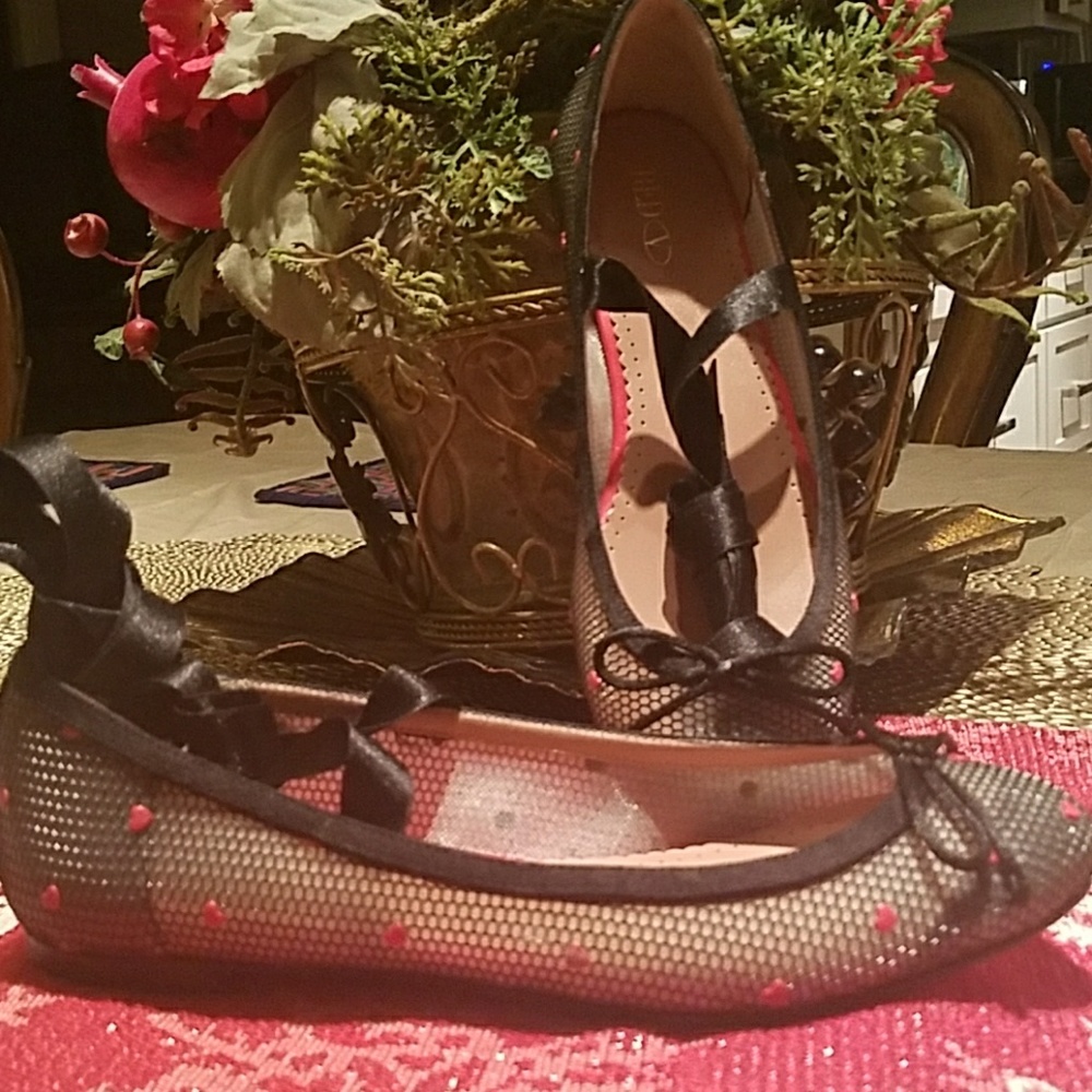 NWT VALENTINO FLATS