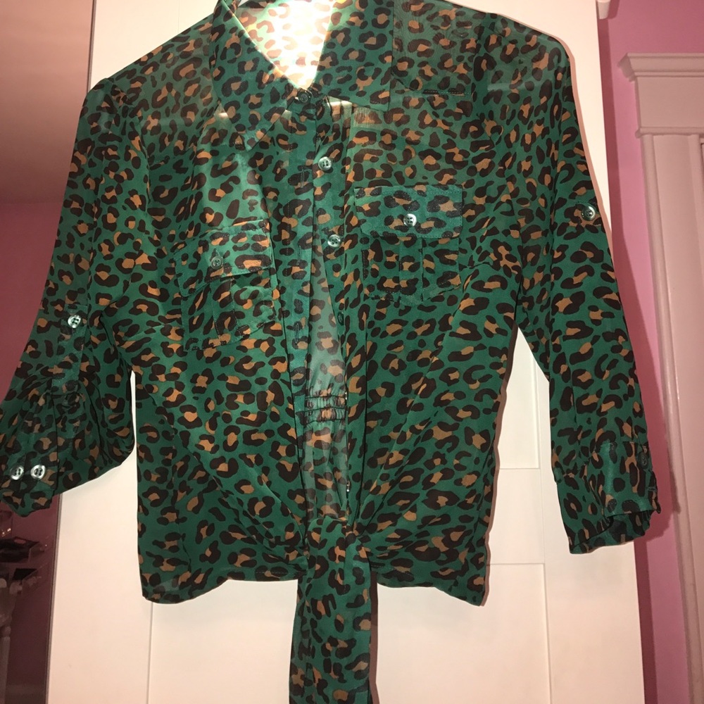 Leopard crop blouse