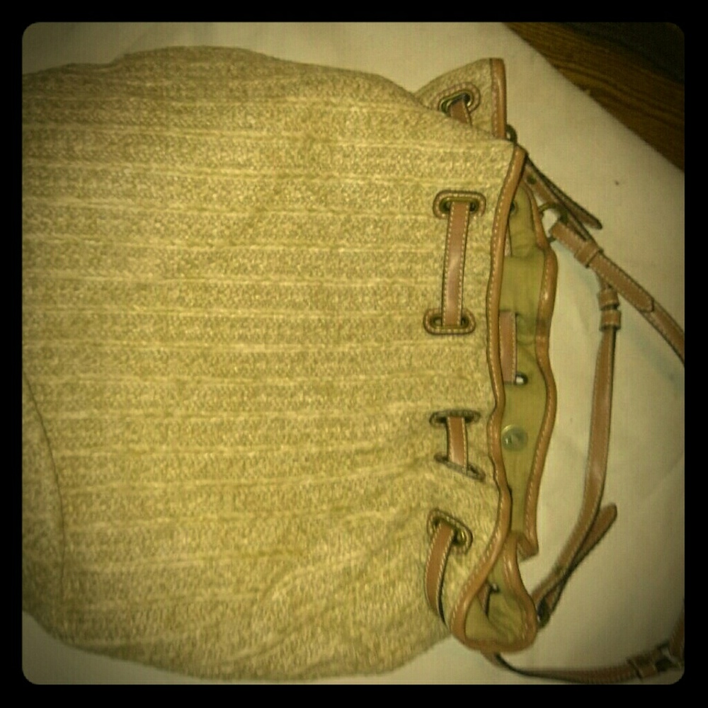 Fossil tote