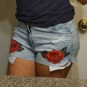 BRAND NEW!!! Embroidered Rose Shorts 🌹🌹