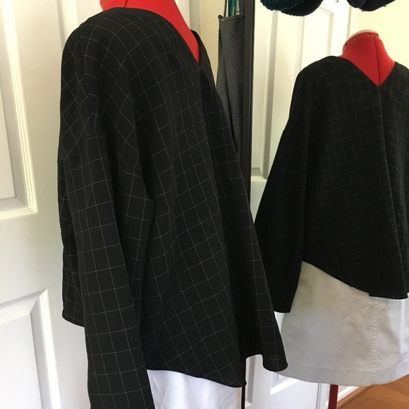 Asymmetrical Loose Blouse with Bell Sleeves - Picture 4 of 6