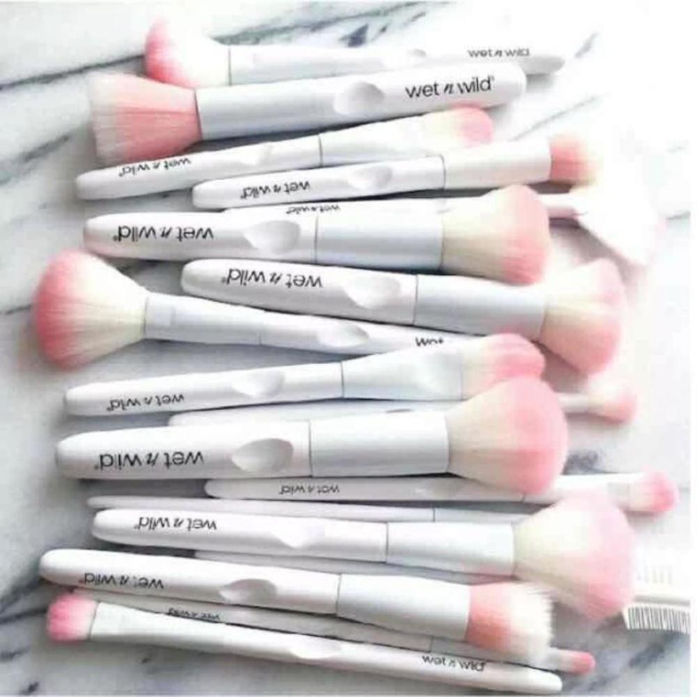 🆕 Wet N Wild Set of 10 Makeup Brushes (1each) - Picture 1 of 4
