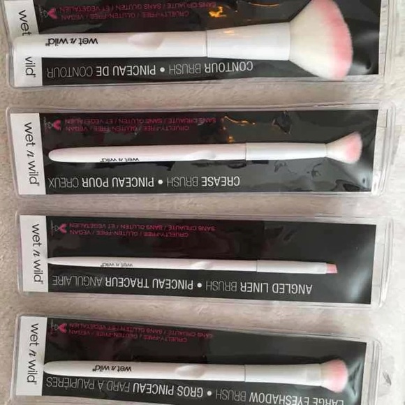 🆕 Wet N Wild Set of 10 Makeup Brushes (1each) - Picture 2 of 4