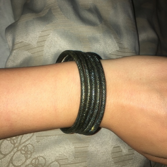 Green and gold metal bangles - Picture 3 of 3