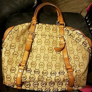 Authentic  Michael kors  large handbag