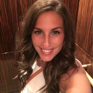 Meet your Posher, Carly