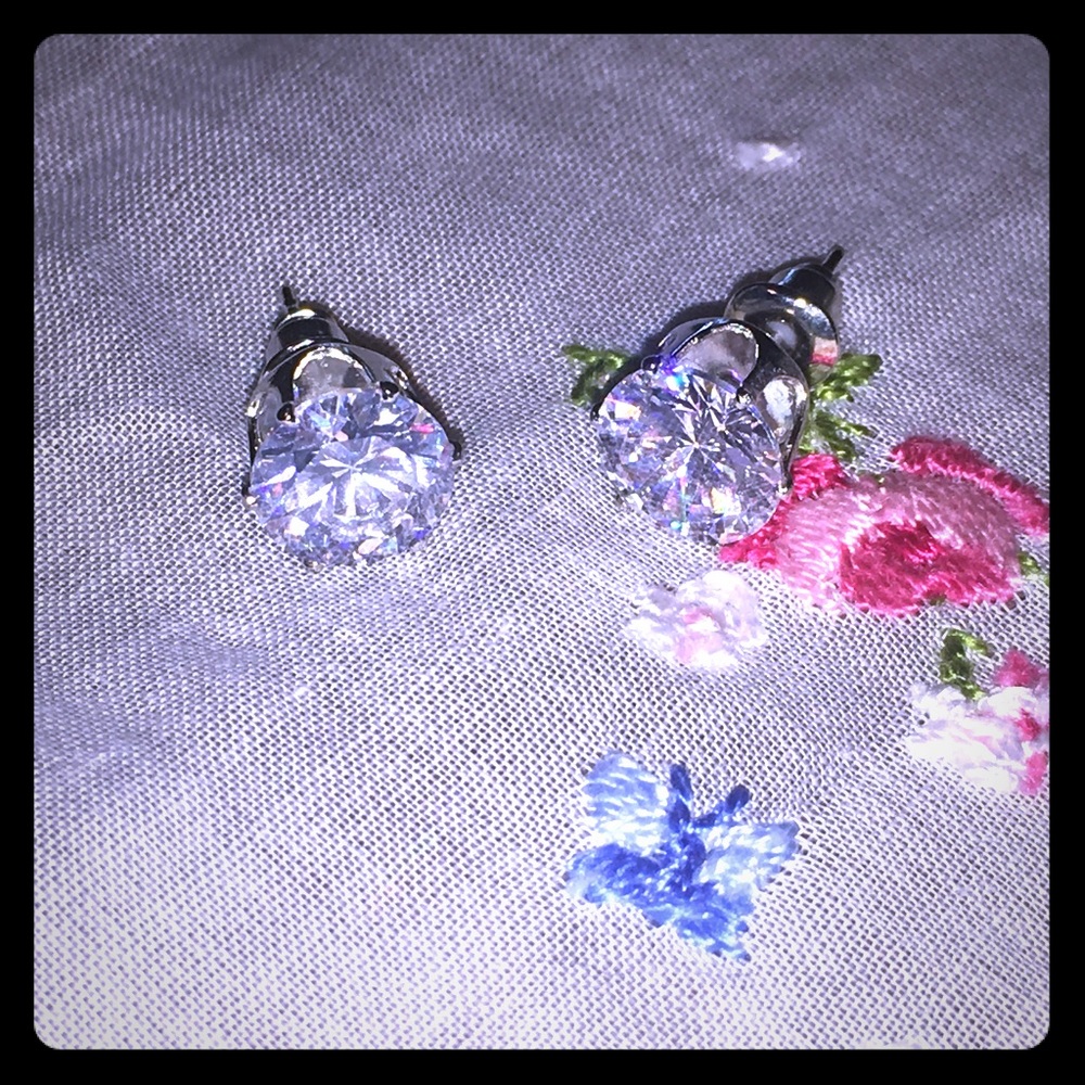 STUNNING CLARITY 2K HIGH QUALITY CZ EARRINGS 💎