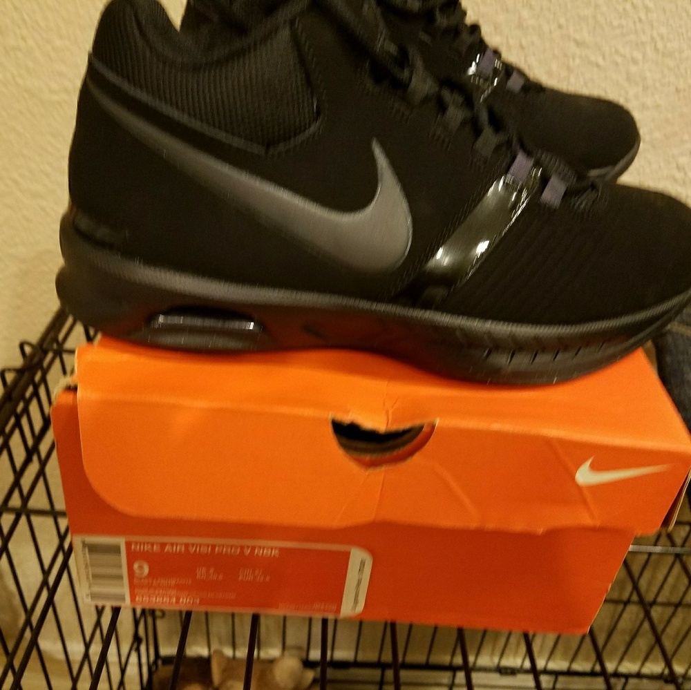 Brand New Nikes Basketball shoes