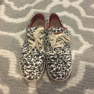 EUC Toms shoes