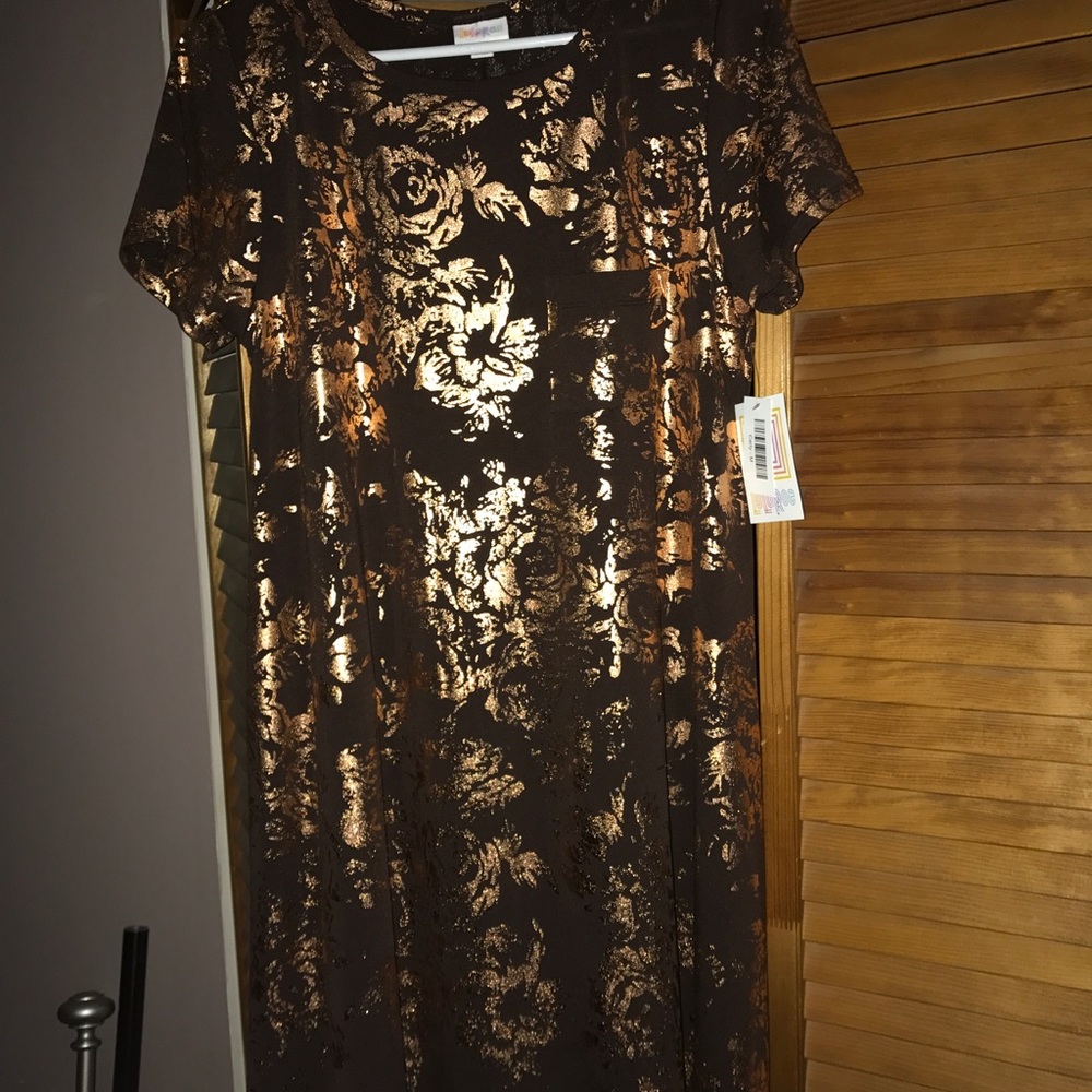 M elegant Carly - NWT