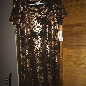 M elegant Carly - NWT