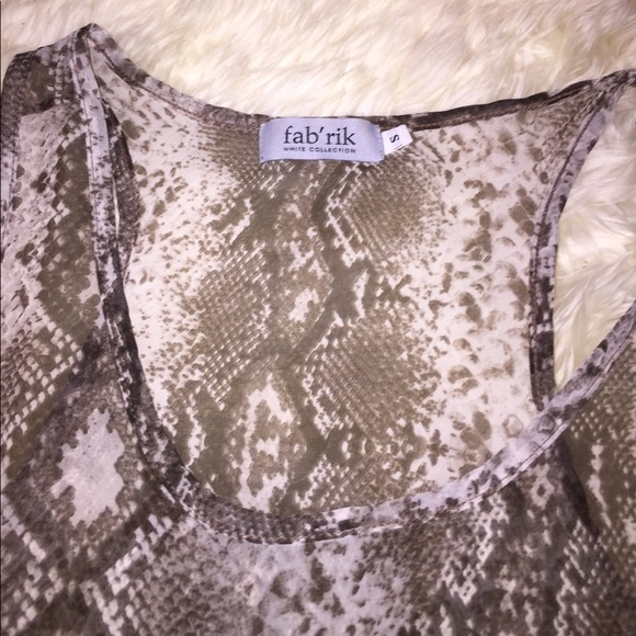 Snakeskin print lightweight top - Picture 2 of 4