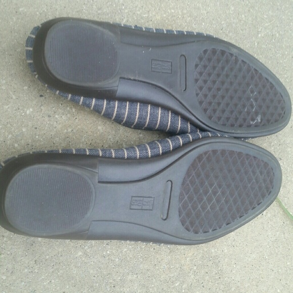 Striped navy and cream flats - Picture 2 of 4