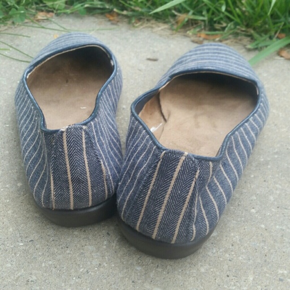 Striped navy and cream flats - Picture 3 of 4