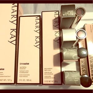 Mary Kay Norm/Dry Skincare & Makeup Lot