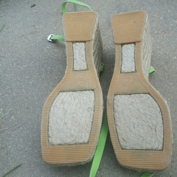 Lime green wedges - Picture 2 of 4