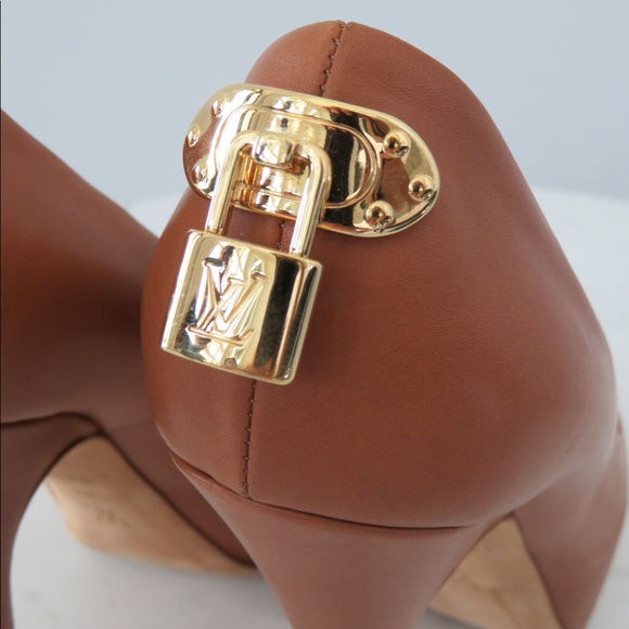 Louis Vuitton Oh Really Peep Toe Pump - Picture 4 of 8