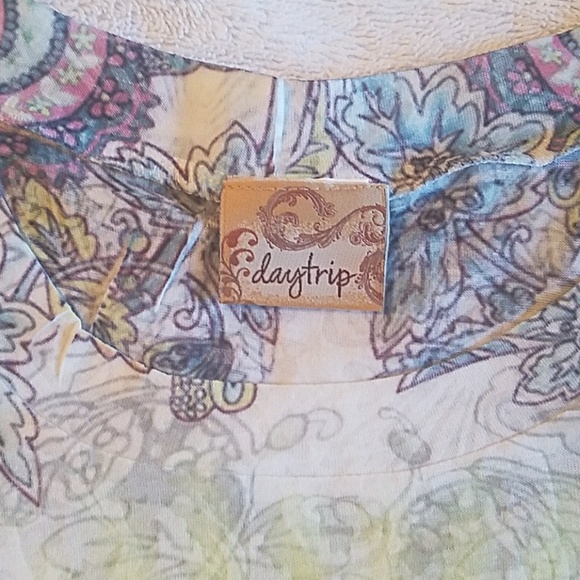 DAYTRIP - Picture 4 of 4