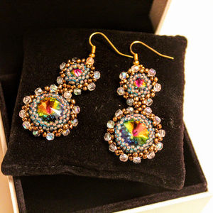 Newl bead crystal earrings, shiny chameleon