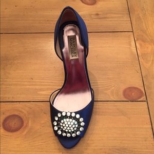 Badgley mischka lacie navy satin heels