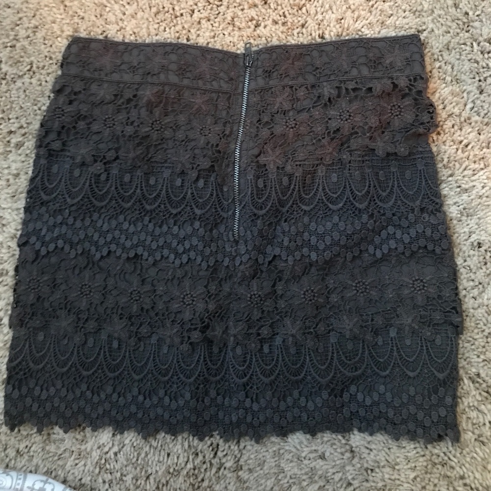 American Eagle lace skirt - Picture 4 of 5