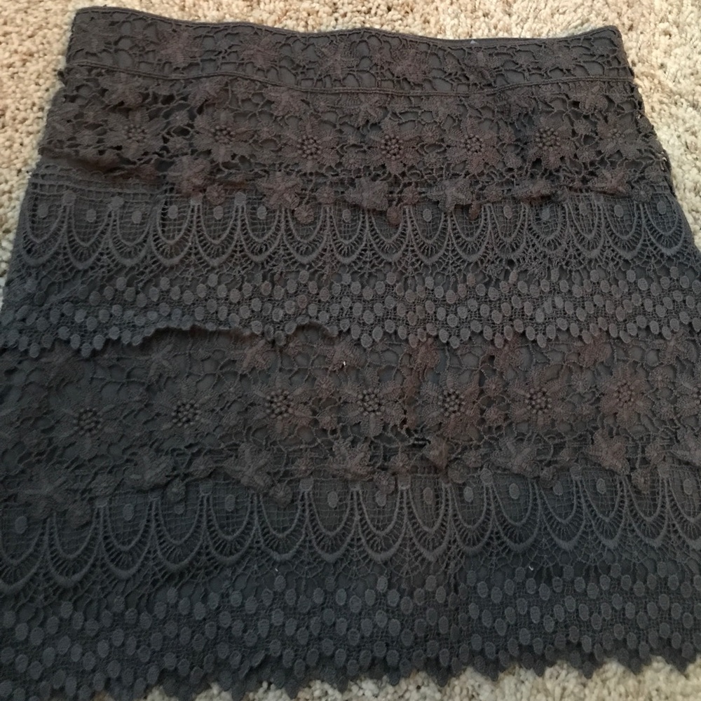 American Eagle lace skirt - Picture 3 of 5