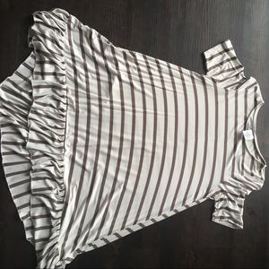 Agbes & dora ruffle t