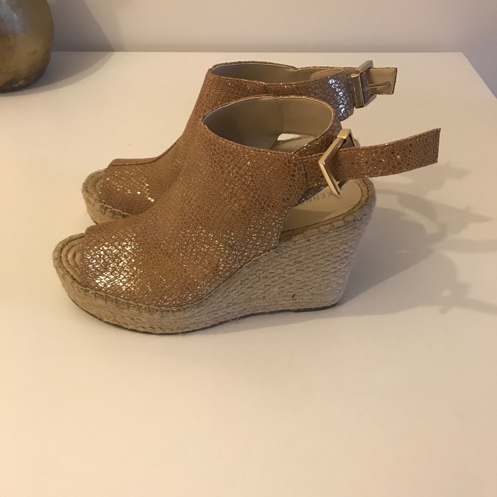 Kenneth Cole Wedges- Sparkling pink