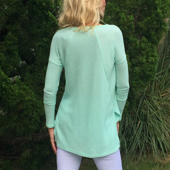 Mint green waffle knit top 🇺🇸 - Picture 2 of 8