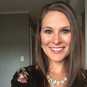 Meet your Posher, Elyse