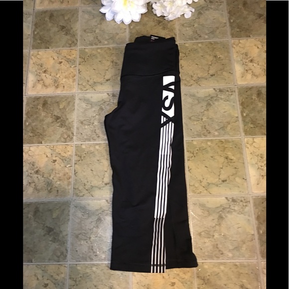 NEW! VICTORIA'S SECRET KNOCKOUT CROP SPORT PANT - Picture 5 of 8