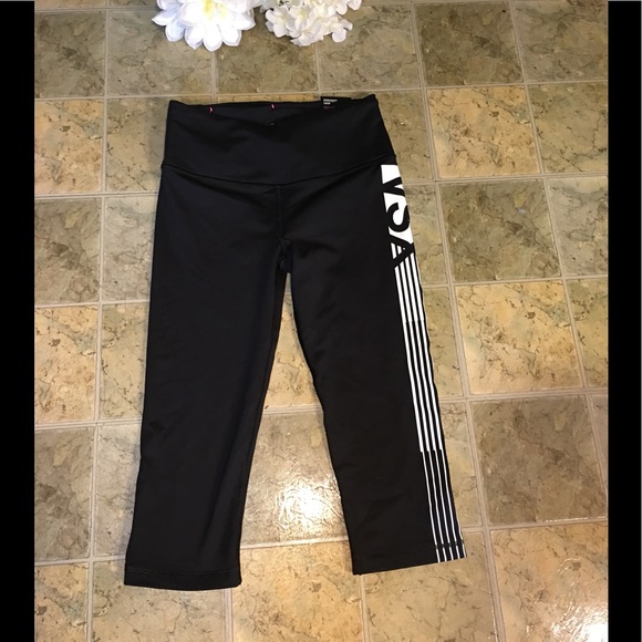 NEW! VICTORIA'S SECRET KNOCKOUT CROP SPORT PANT - Picture 2 of 8