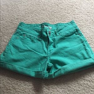LEVIS shorts- mint green, size 6 (26)