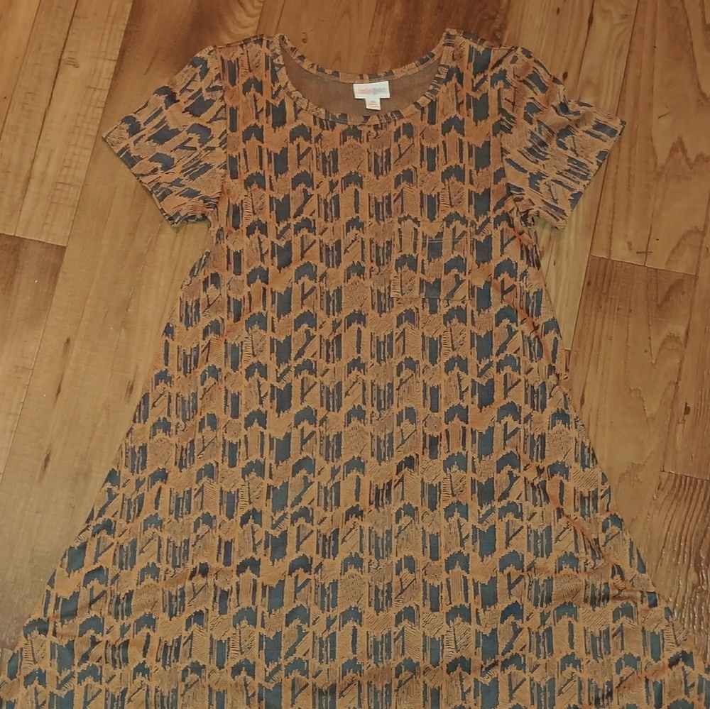 $15 TODAY ONLY!  LulaRoe Carly