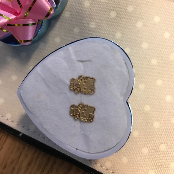 Hello Kitty Jewelry - GOLD Hello Kitty earrings with safety NEW