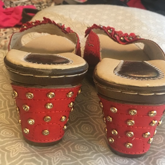 Shoes - Picture 2 of 3