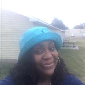 Meet your Posher, Cecelia